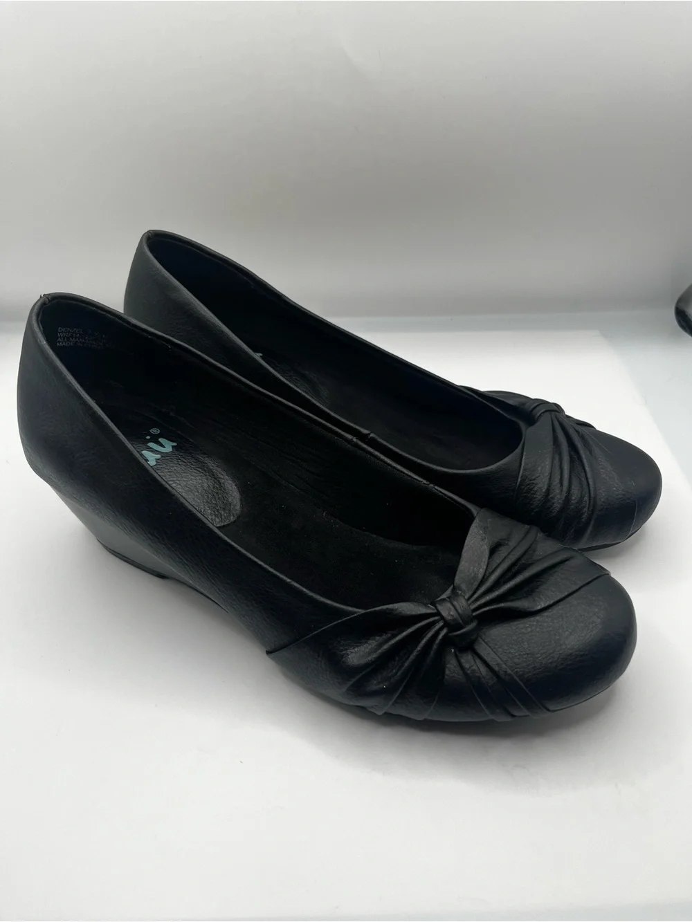 Yüü Denzel Black Faux Leather Wedge Pump Comfort Work Shoes Size 7.5M